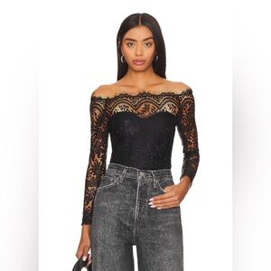 superdown Rivka Off Shoulder Bodysuit in Black